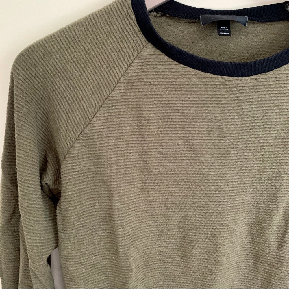 🦋 Army Green Ribbed Tee 🦋 - Picture 3 of 5